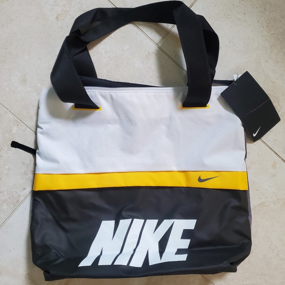 Nike Women's Radiate Graphic Training Tote Bag (New)